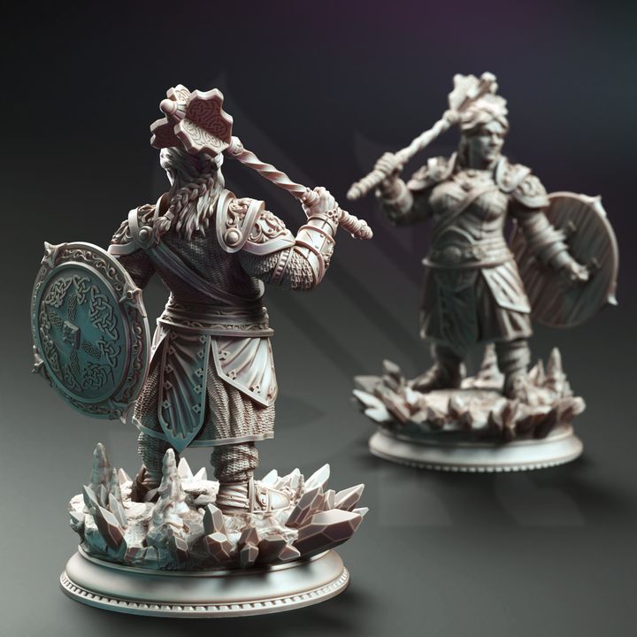 Female Dwarven Paladin Fighter 32mm Scale - Dwarf War Cleric by DM Stash