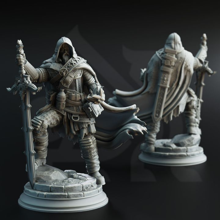 Cloaked Battlemage Sword Fighter 32mm Scale - Human Revenant Ranger by DM Stash